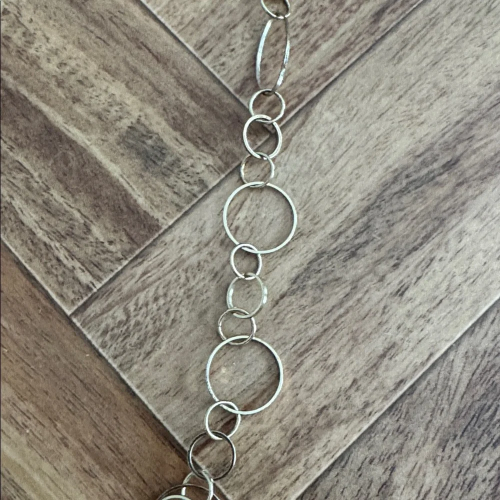 ✨3/$10 New York & Company Gold Circle Necklace - Picture 2 of 3